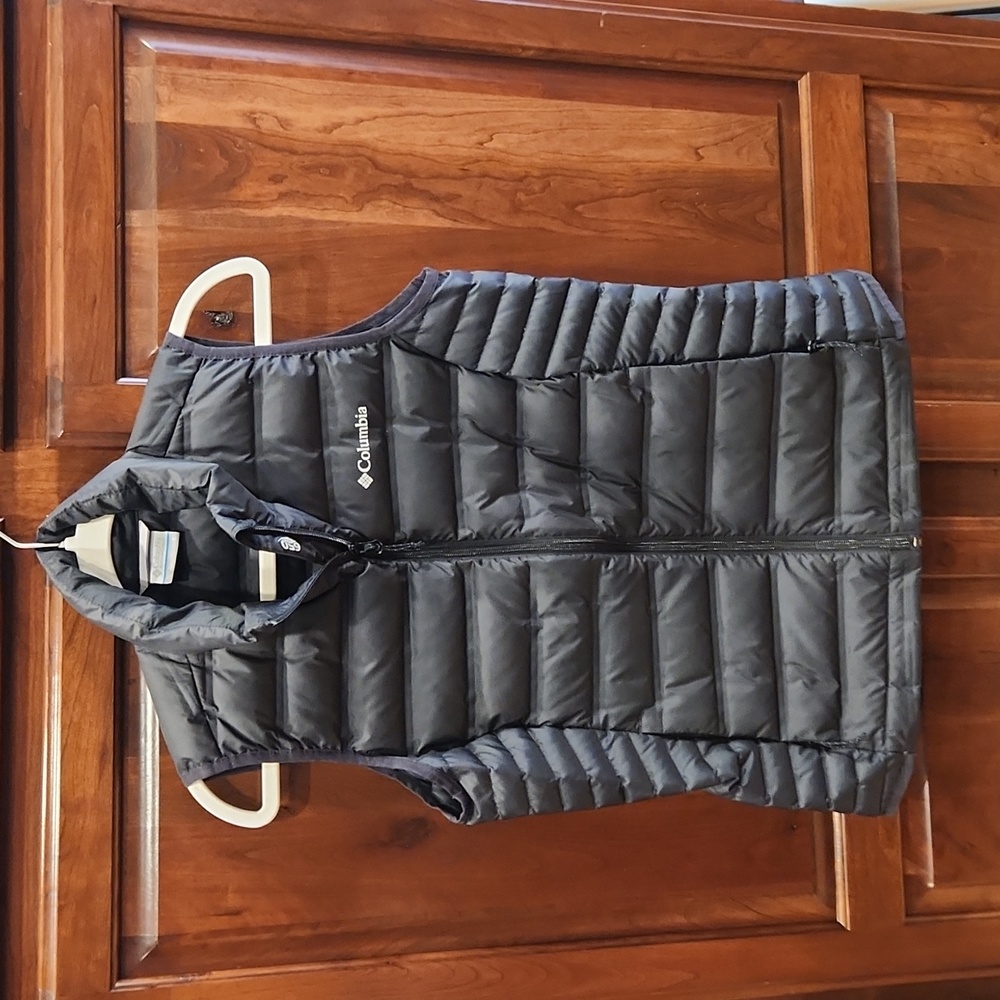 Columbia size small black vest